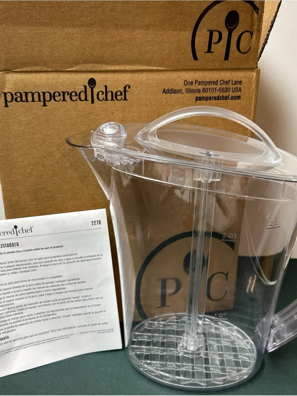 Pampered Chef Quick-Stir Pitcher 2 QT/Liter Mixing Pitcher Acrylic 2278